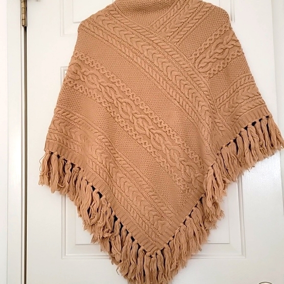 RALPH LAUREN Lauren Lambswool Blend Cable Knit Tan Poncho Sweater Fringe - Picture 2 of 5